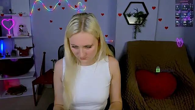 Snapshot of madam_uliis chatting on 05-03-26, 10:20 madam uliis online show from 05-03-26, 10:20
