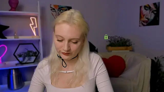 madam uliis online show from 03-18-25, 09:12