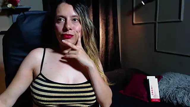 Snapshot of Milf_BustyBabe chatting on 03-19-25, 02:35 Milf BustyBabe online show from 03-19-25, 02:35