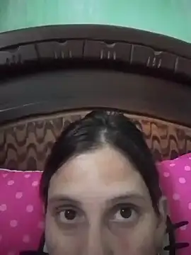 VictoriaLuxe online show from 10-29-25, 01:15