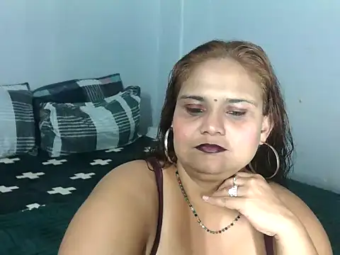 clover cams1874 online show from 09-08-25, 05:45