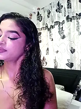 Snapshot of Aphrodite-777 chatting on 03-17-25, 02:23 Aphrodite-777 online show from 03-17-25, 02:23