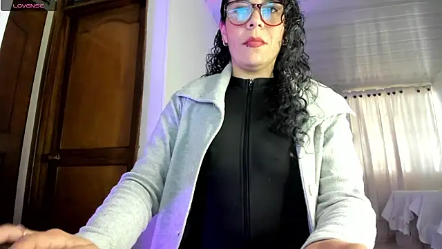 Snapshot of mia_velvet1 chatting on 04-20-26, 12:30 mia velvet1 online show from 04-20-26, 12:30