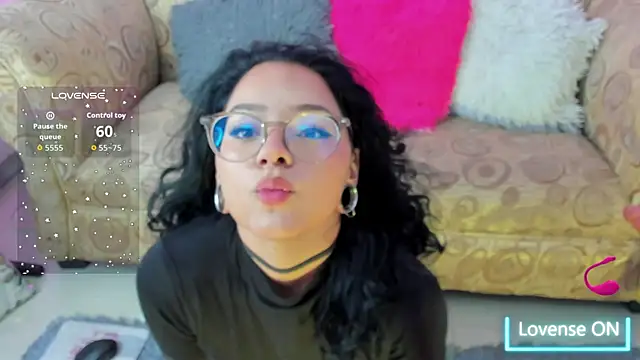 Snapshot of jenn_cg chatting on 10-19-25, 08:22 jenn cg online show from 10-19-25, 08:22