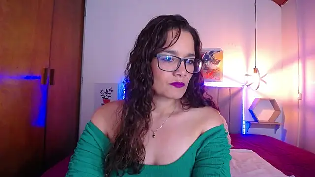 Snapshot of Rose_Thompson1 chatting on 03-13-25, 03:06 Rose Thompson1 online show from 03-13-25, 03:06