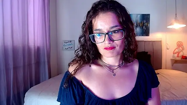 Snapshot of Rose_Thompson1 chatting on 03-15-25, 05:26 Rose Thompson1 online show from 03-15-25, 05:26