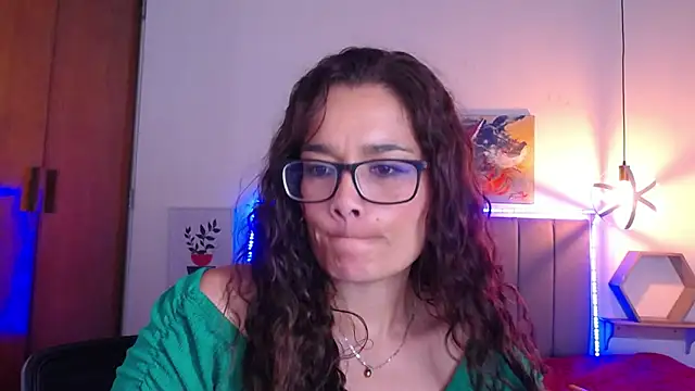 Snapshot of Rose_Thompson1 chatting on 03-13-25, 06:12 Rose Thompson1 online show from 03-13-25, 06:12