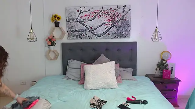 Rose Thompson1 online show from 11-26-25, 01:55