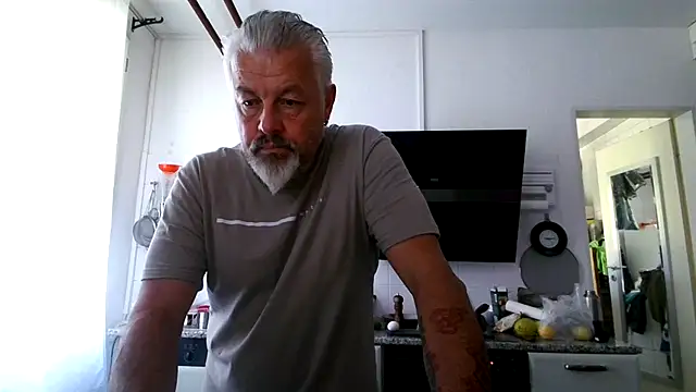 Berg Boy online show from 06-27-26, 07:14