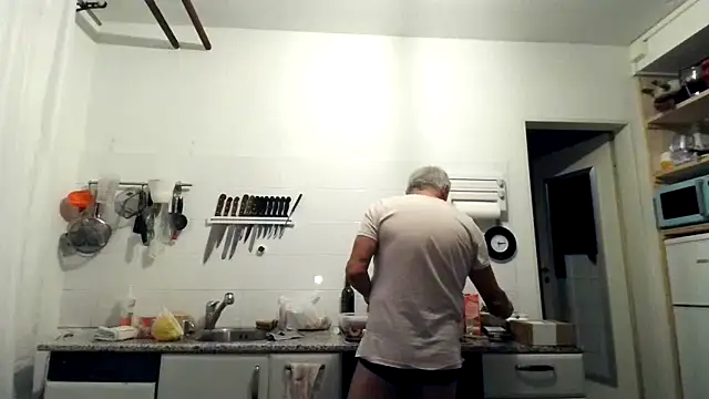 Berg Boy online show from 10-17-25, 04:16