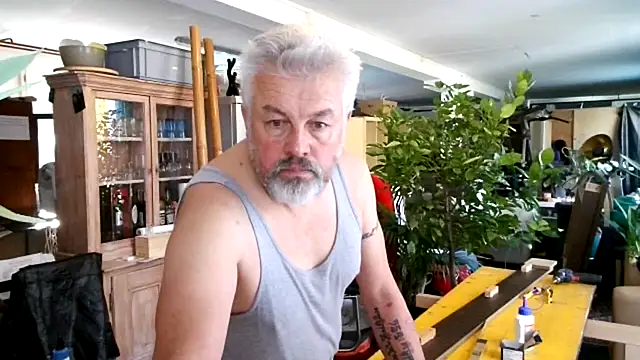 Berg Boy online show from 10-31-25, 09:28