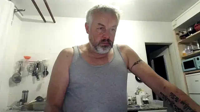 Berg Boy online show from 10-27-25, 05:19