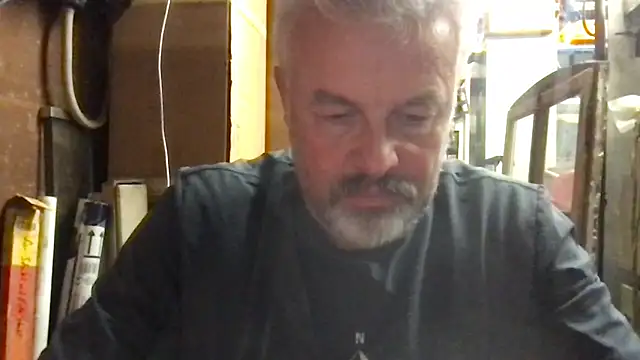 Berg Boy online show from 10-17-25, 04:20