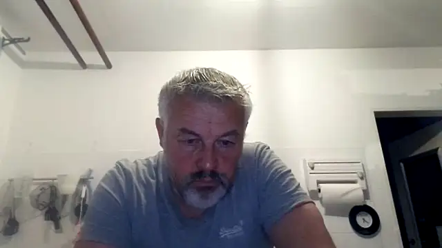 Berg Boy online show from 10-22-25, 04:23