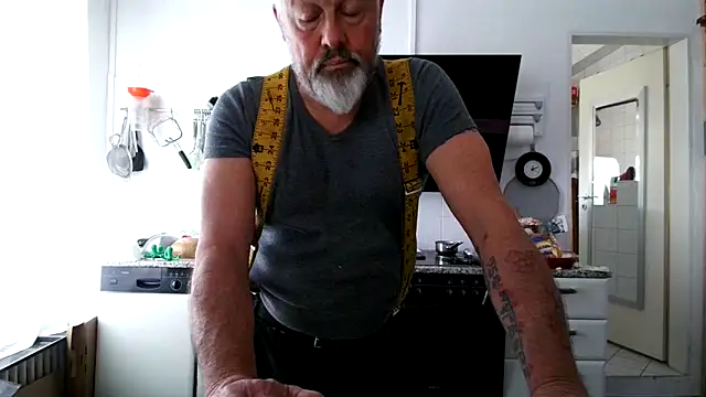 Berg Boy online show from 03-25-26, 11:09