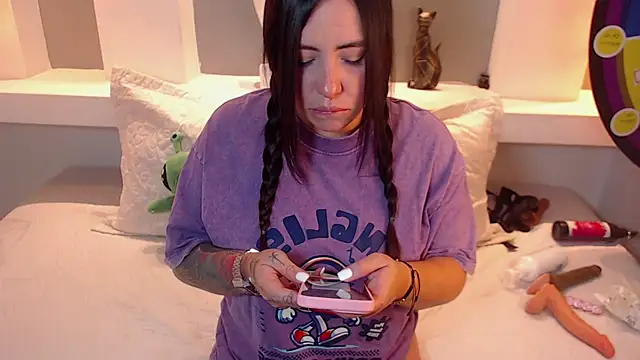 milu w4llace online show from 09-26-25, 12:17