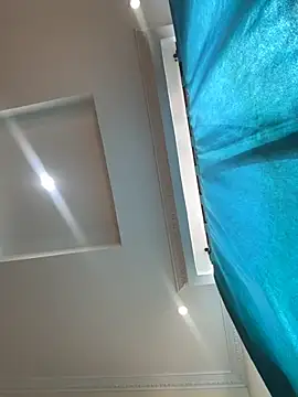 Snapshot of Ivelleee_ chatting on 11-04-25, 08:01 Ivelleee online show from 11-04-25, 08:01