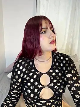 Ivelleee  online show from 03-28-26, 09:49