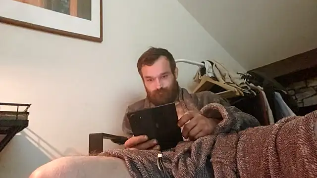 Snapshot of LKC94 chatting on 11-10-25, 03:22 LKC94 online show from 11-10-25, 03:22