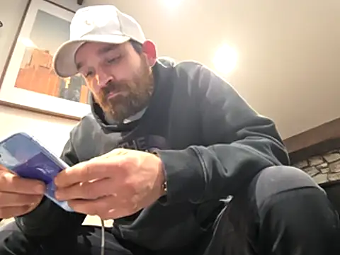 Snapshot of LKC94 chatting on 11-04-25, 01:53 LKC94 online show from 11-04-25, 01:53