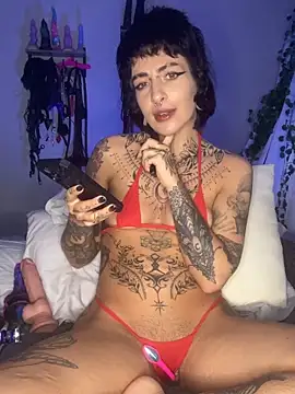 Snapshot of littleinkedblaise666 chatting on 06-17-26, 08:30 littleinkedblaise666 online show from 06-17-26, 08:30