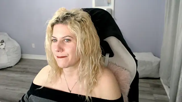 BellaStar84 online show from 12-22-25, 11:43