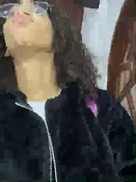 Snapshot of CamilaJohnston chatting on 07-10-26, 12:27 CamilaJohnston online show from 07-10-26, 12:27