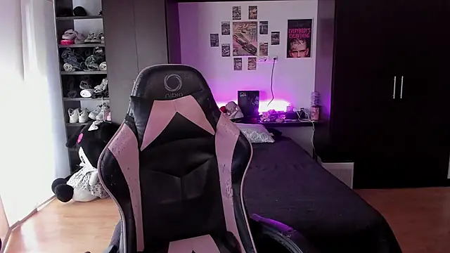 xIce Boy online show from 02-19-26, 01:08