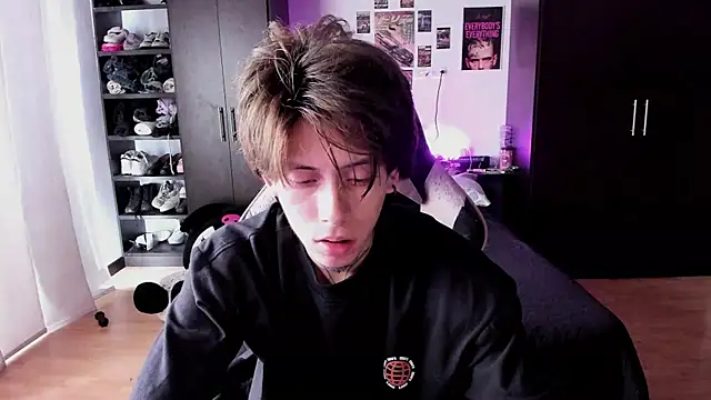 xIce Boy online show from 02-18-26, 03:19