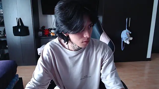 xIce Boy online show from 12-16-25, 01:48