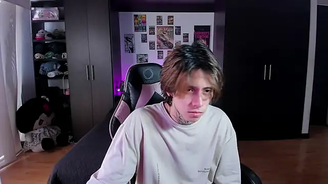 xIce Boy online show from 04-14-26, 03:50