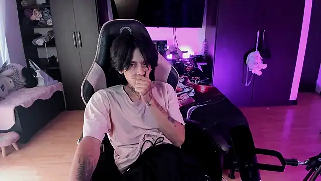 xIce Boy online show from 12-22-25, 01:00