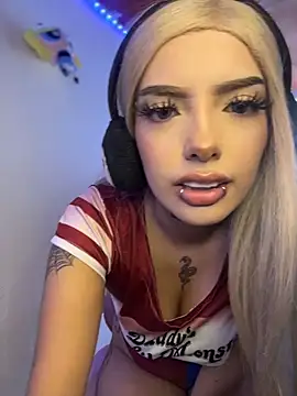 Snapshot of Emma_cute11 chatting on 05-29-26, 03:40 Emma cute11 online show from 05-29-26, 03:40