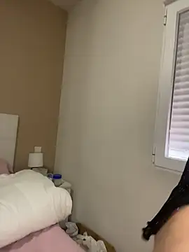 Snapshot of SashaLuss_ chatting on 05-10-26, 03:47 SashaLuss online show from 05-10-26, 03:47