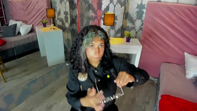 Karin Ks online show from 11-28-25, 09:04