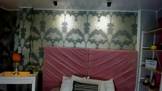 Karin Ks online show from 11-05-25, 07:17