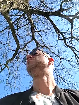 Snapshot of svenpfeifer chatting on 03-19-26, 10:04 svenpfeifer online show from 03-19-26, 10:04