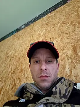Snapshot of svenpfeifer chatting on 03-12-25, 06:40 svenpfeifer online show from 03-12-25, 06:40