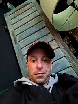 Snapshot of svenpfeifer chatting on 03-12-25, 09:44 svenpfeifer online show from 03-12-25, 09:44