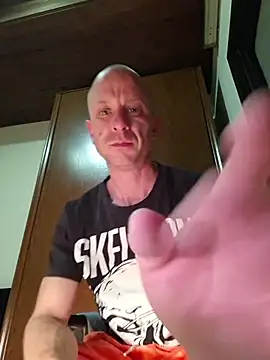 Snapshot of svenpfeifer chatting on 07-11-26, 11:49 svenpfeifer online show from 07-11-26, 11:49