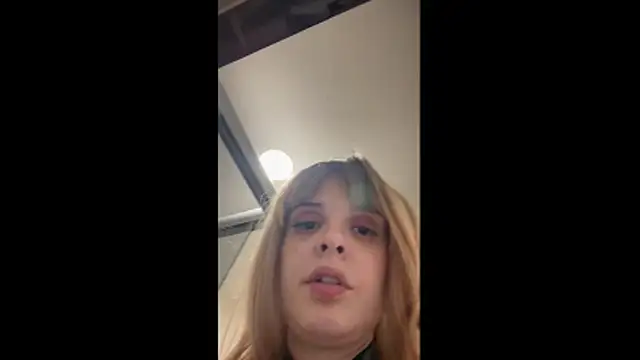 Snapshot of LoganPeny chatting on 04-24-26, 09:33 LoganPeny online show from 04-24-26, 09:33