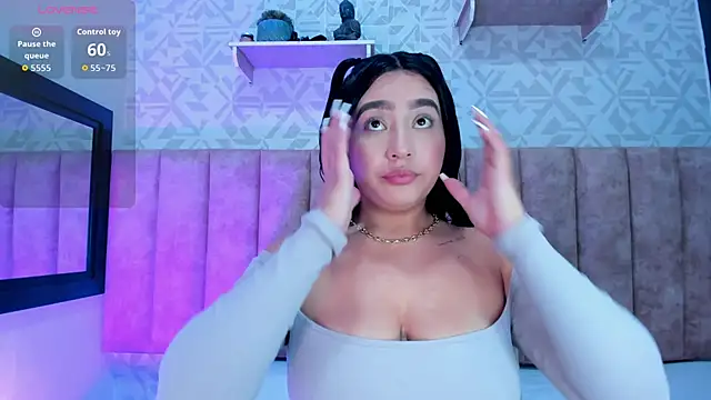 Snapshot of MelinaCruz chatting on 10-09-25, 04:35 MelinaCruz online show from 10-09-25, 04:35