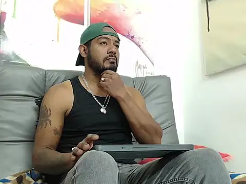 BladeFoxxx1 online show from 09-29-25, 12:44