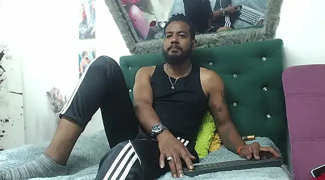 BladeFoxxx1 online show from 03-20-25, 04:18