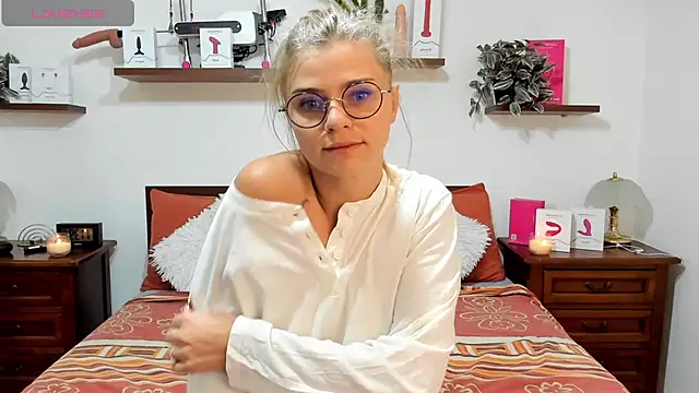 HaleyReedme online show from 10-05-25, 09:44