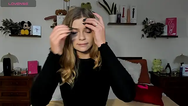 HaleyReedme online show from 11-13-25, 07:56