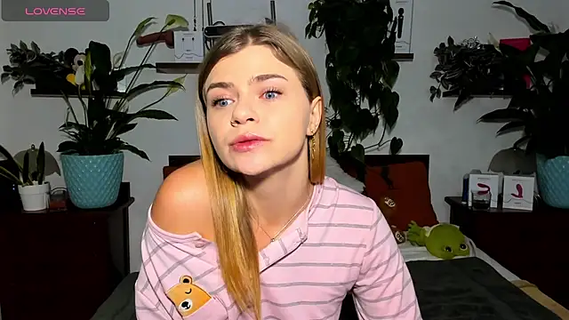 HaleyReedme online show from 11-25-25, 08:14