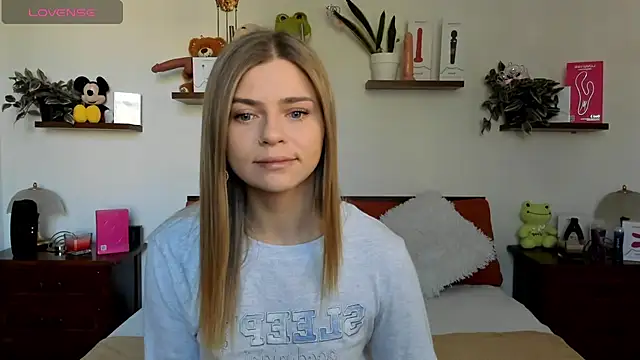 HaleyReedme online show from 11-10-25, 09:58