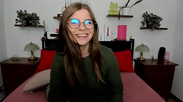 Snapshot of HaleyReedme chatting on 07-27-26, 07:15 HaleyReedme online show from 07-27-26, 07:15