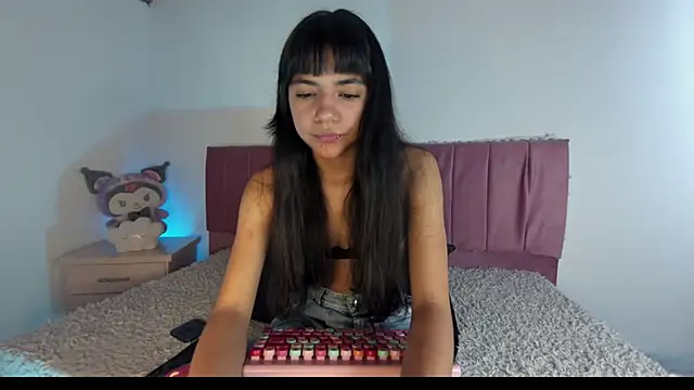 Snapshot of kitty-kryss chatting on 09-23-25, 02:02 kitty-kryss online show from 09-23-25, 02:02